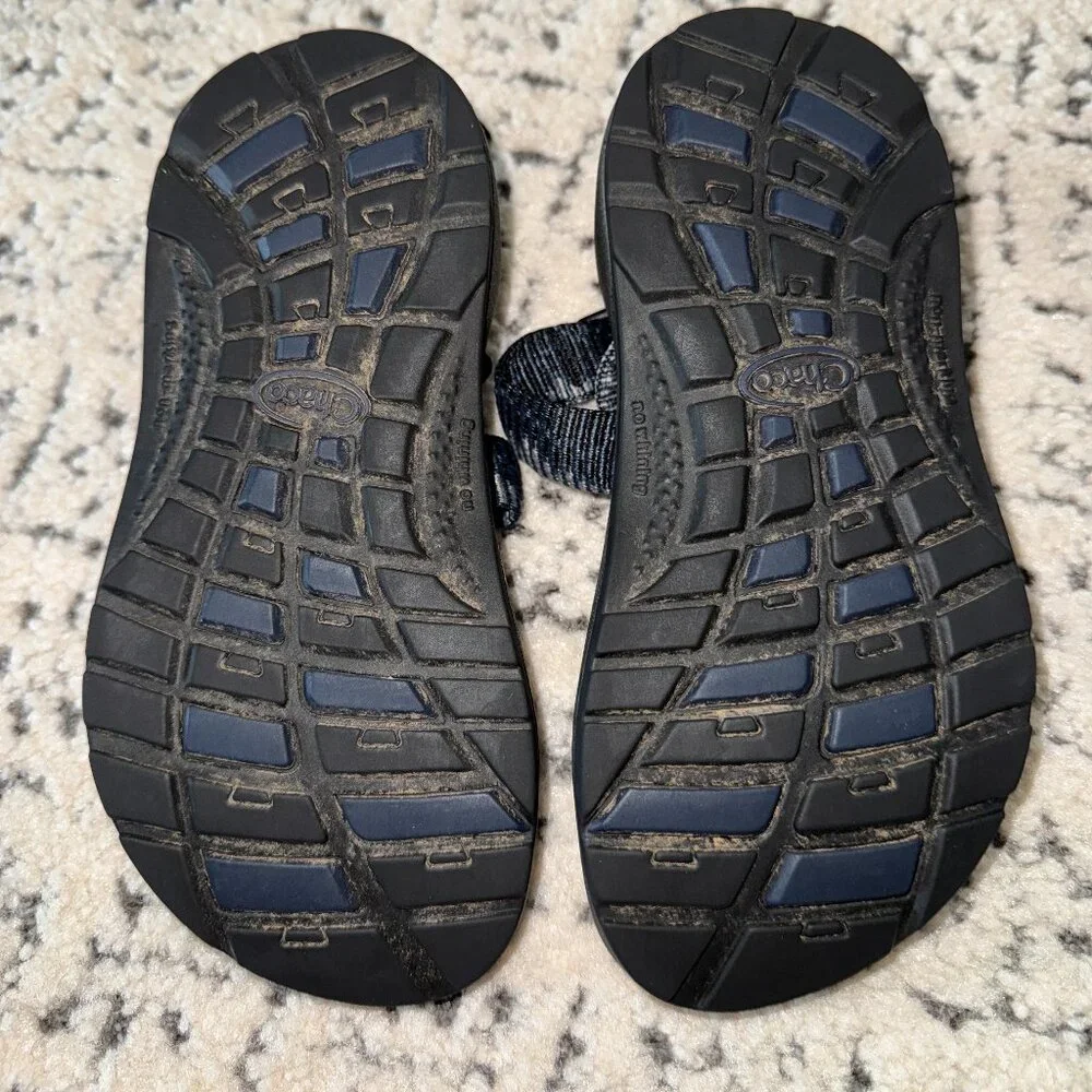 Chaco Unisex-Child Z1 Ecotread Sandal Size 12 Barely worn EEUC!!  NAVY